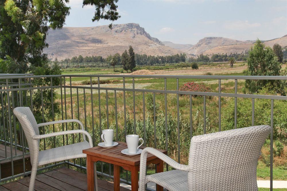 Nof Kibbutz Hotel 2*