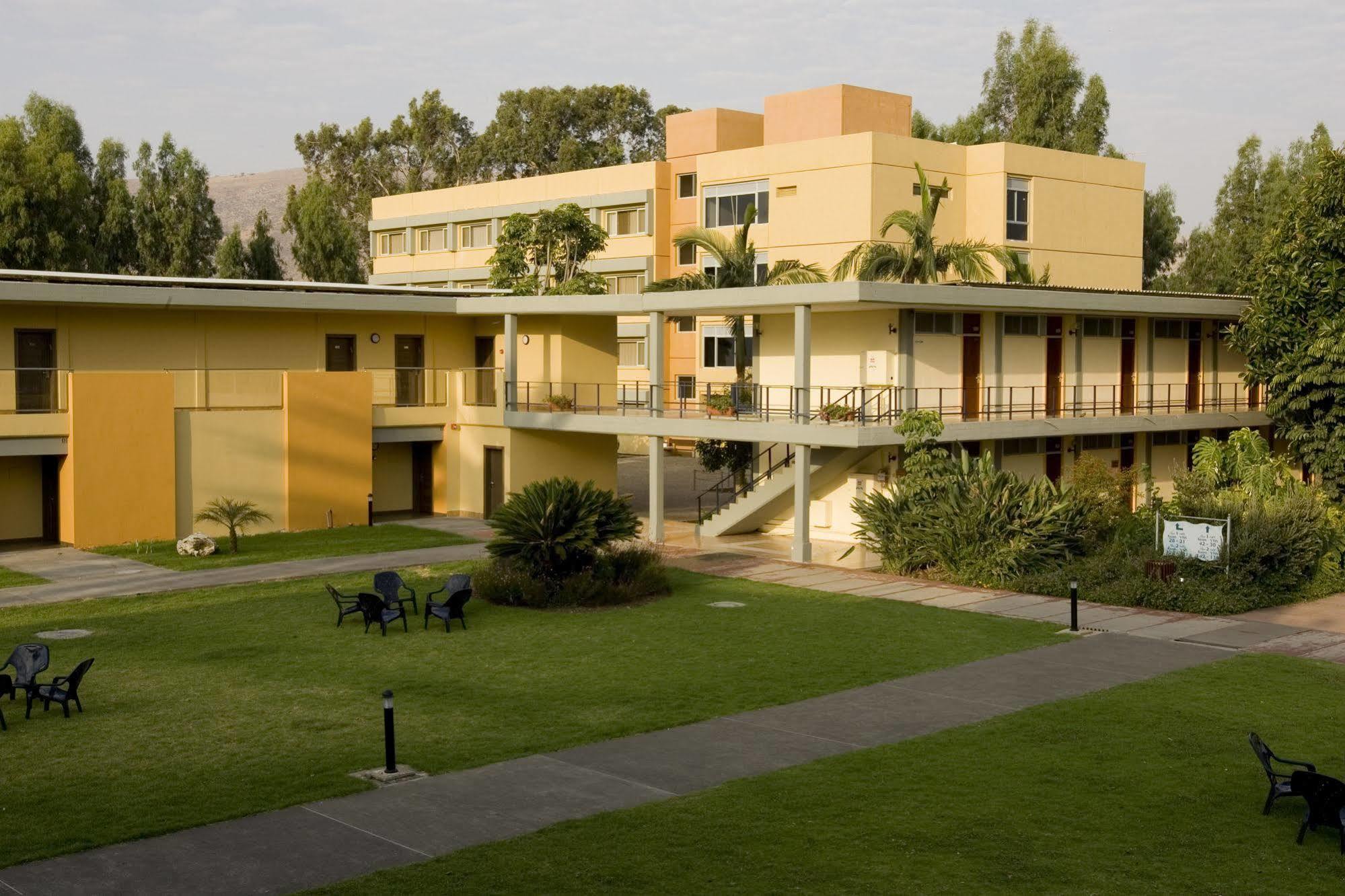 Nof Kibbutz Hotel 2*